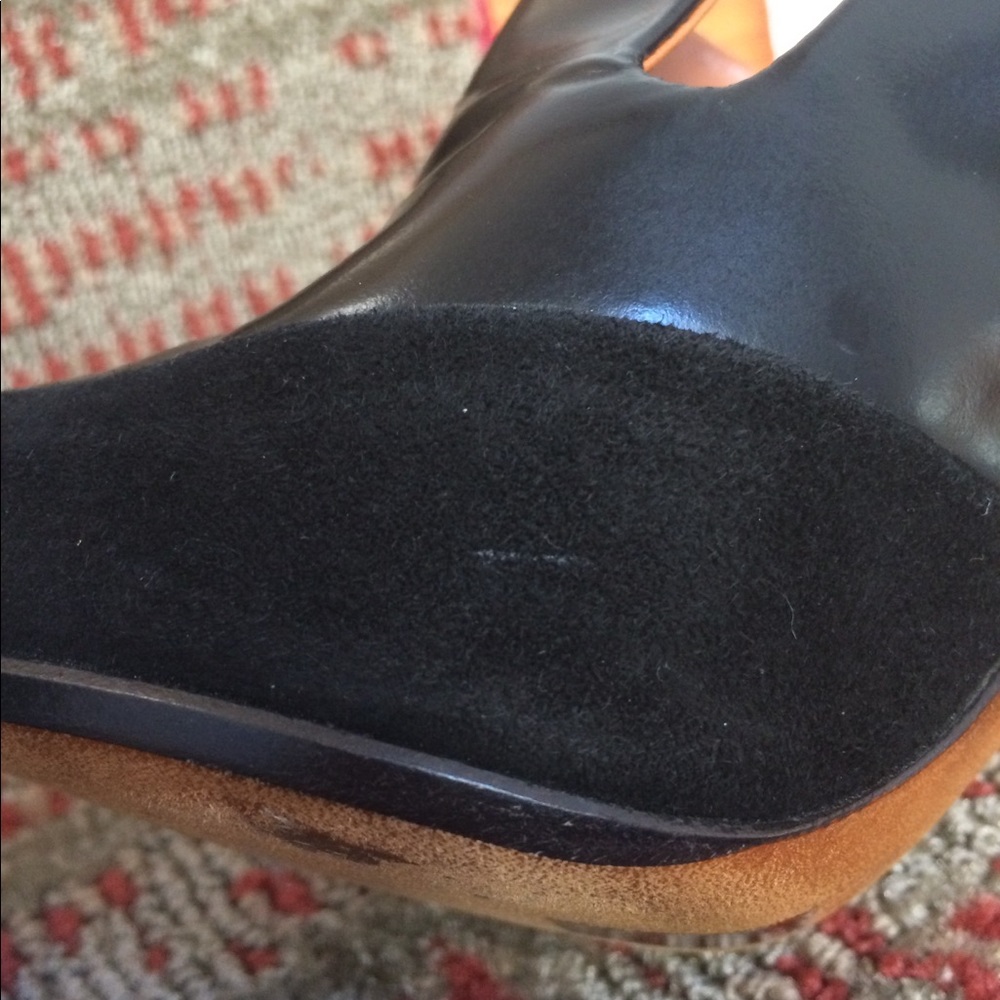 CELINE black leather/suede pointed toe heels - Picture 7 of 8